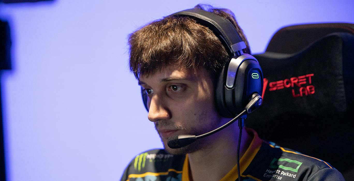 Arteezy: «Прямо во время игры я смотрел билды skiter на Doom и Dragon  Knight». Dota 2 News