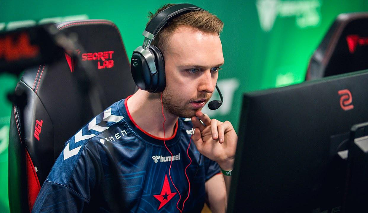 Gla1ve: «Dev1ce постоянно доказывает, что он — действительно прекрасный  игрок». Новости CS 2