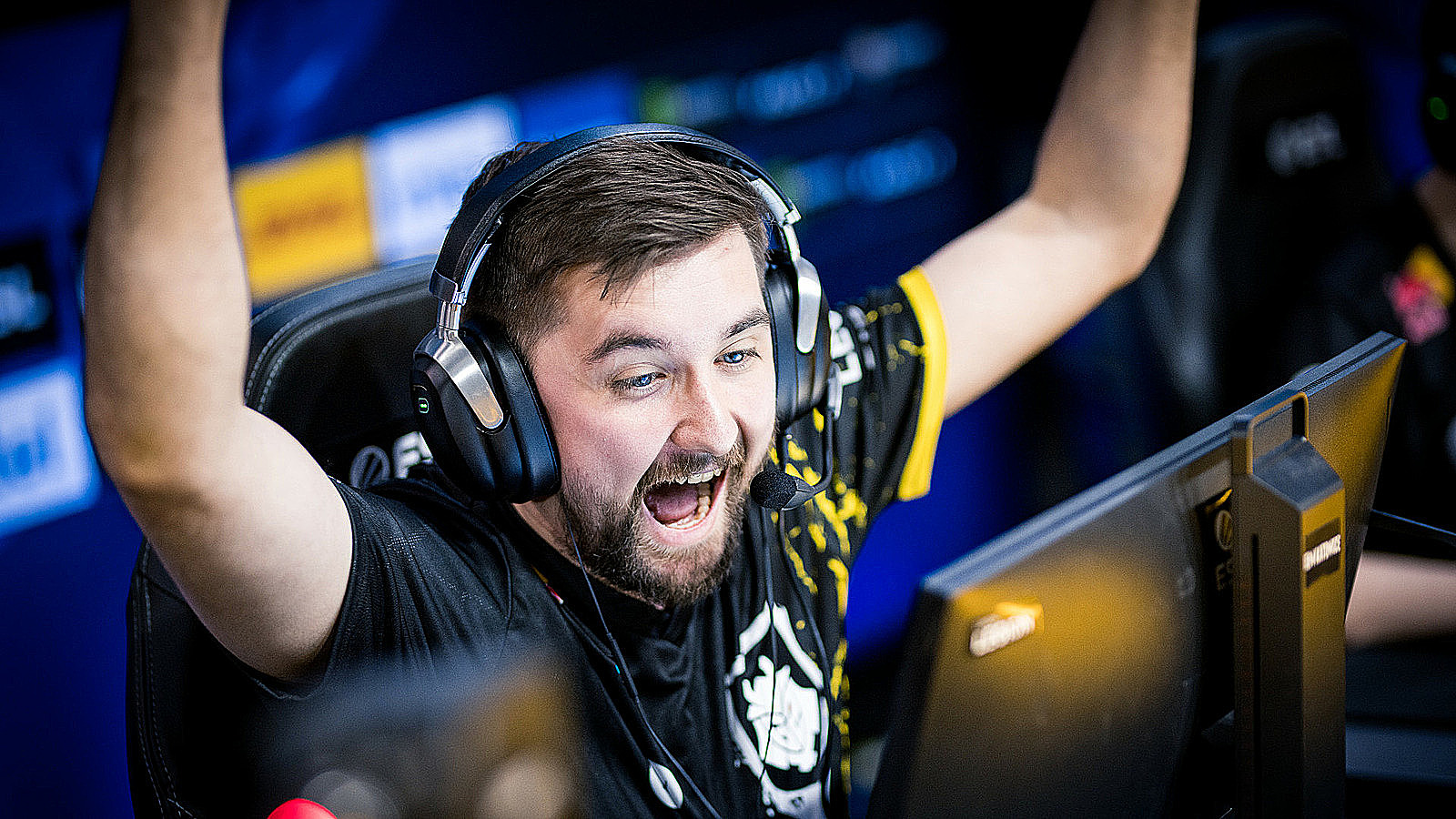 Как удалить кс го. Загрузка кс го в стиме. Скрин инвентаря. R_drawothermodels 2. Забанили в кс го.