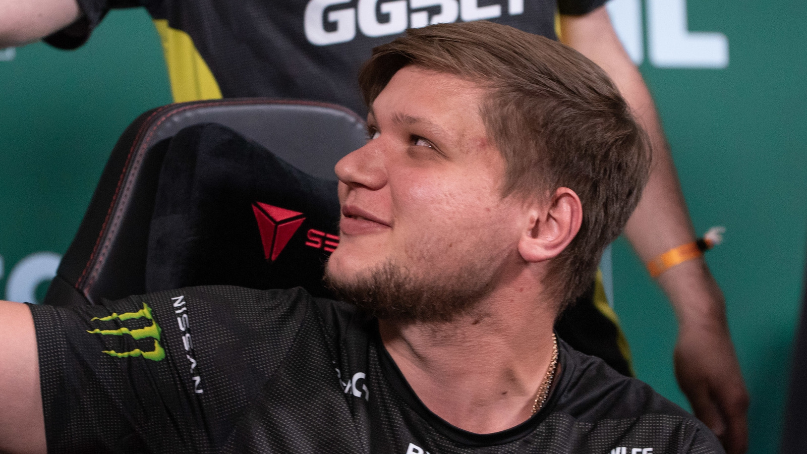 Ты сын шлюхи, братан». S1mple сгорел от игры в Dota 2. CS 2 News