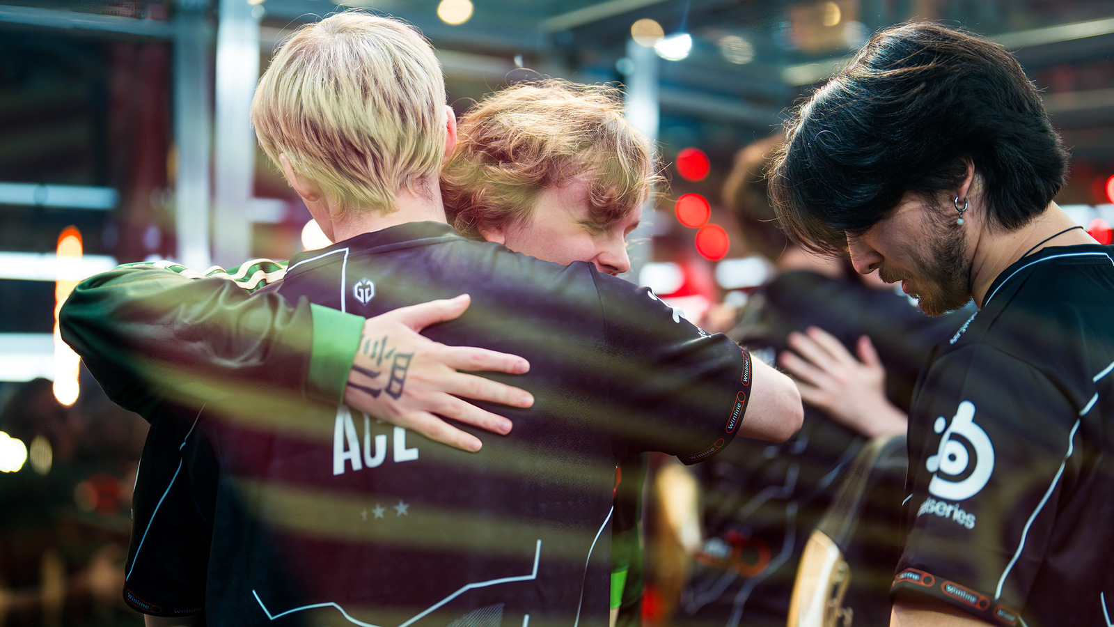 Он предположил, что клуб посчитал Алимжана "watson" Исламбекова у...